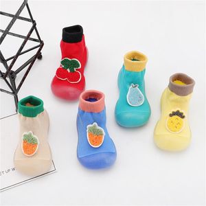 Chaussures de sport 2022 bébé garçon fille enfant en bas âge chaussettes antidérapant sol intérieur anti-dérapant pantoufles bébé extérieur respirant coton chaussette