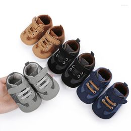 Zapatos atléticos 2023 Born Baby Girl Boys Lindo Suela suave antideslizante Niño Niños Cuna Frist Walking Zapatillas