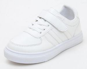 Zapatos atléticos niños zapatillas de zapatillas blancas escolares de niños calzado para estudiantes niños chaussure zapatos uniforme arena bebé 2023