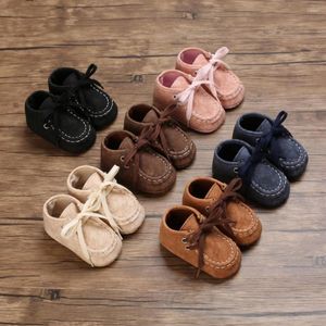 Atletische schoenen klassieke zacht lederen babyschoen zool niet-slip voetbinding geboren comfortabel casual first walker lente herfst 0-18m