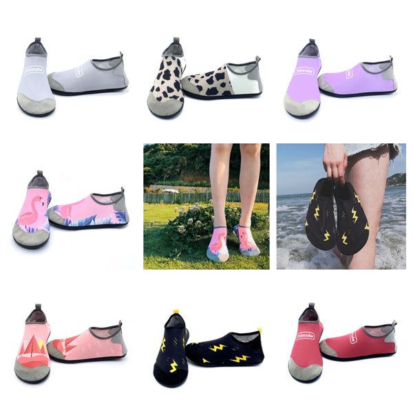 Chaussures athlétiques Gai Sandal Man Femme Wading Shoe Barefoot Swimming Sport Chaussures en plein air Plages Sandal Couple Creek Shoe Taille 35-46