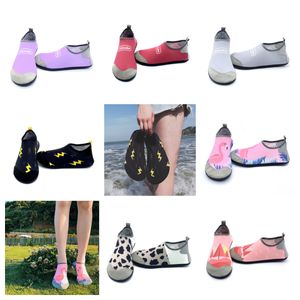 Chaussures athlétiques Gai Sandal Man Femmes Wading Shoe Barefoot Sport Sport Blue Chaussures en plein air Plages Sandal Couple Creek Shoe Taille 35-46