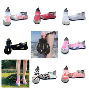 Chaussures sportives Gai Sandale Men and Woman Wading Shoe Barefoot Sport Sport Blue Chaussures à l'extérieur Plages Sandal Couple Creek Shoe Taille 35-46