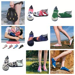 Chaussures sportives Gai Sandale Hommes Femmes Woling Shoe Barefoot Swimming Sport Chaussures Purple Outdoor Plages Sandal Couple Creek Shoe Taille 35-46