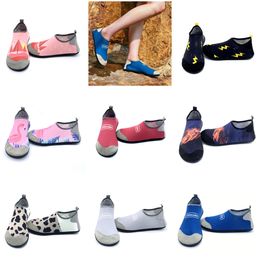 Chaussures sportives Gai Sandal Mens Femmes Wogning Shoe Barefoot Swimming Sport Water Shoes Outdoors plages sandal couple Creek Shoe Taille 35-46