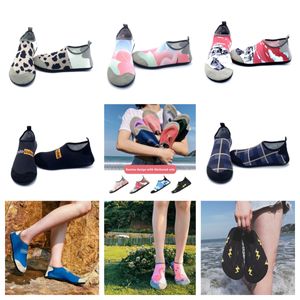Chaussures sportives Gai Sandal Mens Womens Wading Shoe Barefoot Sport Sport Green Chaussures en plein air Plages Sandal Couple Creek Shoe Taille 35-46