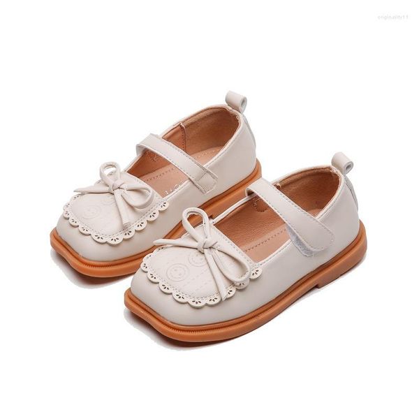 Chaussures athlétiques Girl Princess Shoe Casual Flats 2022 Automne All-Match Kids Leather Children's Square Toe Sweet Bow-Knot Chic