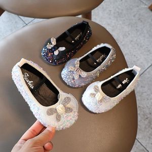 Atletische schoenen Teutlers Girls Leer Kinderflats Kinderen Glitter met Crystal Butterfly Lace Princess Sweet For Party Show