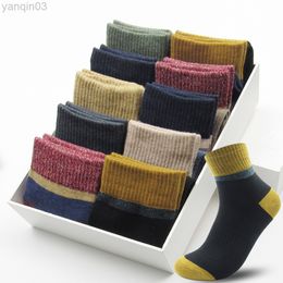 Calcetines deportivos 2020 Hot Koop Casual Mannen Sokken Nieuwe Merk Japanse Harajuku Katoenen Man Hoge Kwaliteit Winter Houden Warme Voor man Gift L220905