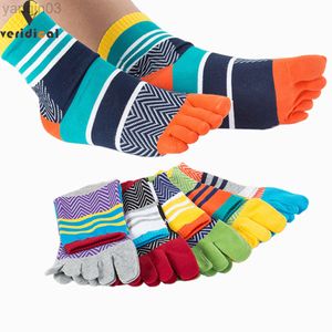 Chaussettes athlétiques 5 couples / fête hommes été coton orteil rayé contraste coloré patchwork hommes cinq doigts taille libre panier calcetines L220905