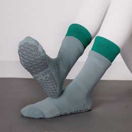 Chaussettes athlétiques Yoga coton serviette Dot Silicone anti-dérapant femmes haute qualité Pilates Grip Crew