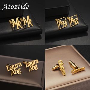 Atoztide Mode Gepersonaliseerde Aangepaste Naam Manchetknopen voor Mannen Shirt Manchet Knoppen Letter Initialen Sieraden Huwelijksgeschenken Accessoires 231229