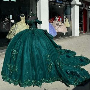 Vestidos de quinceanera de gala de color verde oscuro.