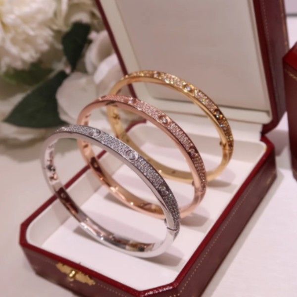 Au 18 K laiton plaqué or ne se fanent jamais réplique officielle bijoux top qualité luxe marque couple bracelets amour diamants bracelet style classique bracelet