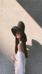 Audrey Hepburn chapeau de paille outil de modélisation enfoncé en forme de cloche chapeau à grand bord vintage haute capacité de simulation atmosphère de plage touristique 11729242