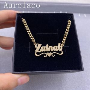 AurolaCo – collier avec nom personnalisé avec cœur, chaîne cubaine en acier inoxydable, ras du cou avec lettres personnalisées pour femmes, 240125