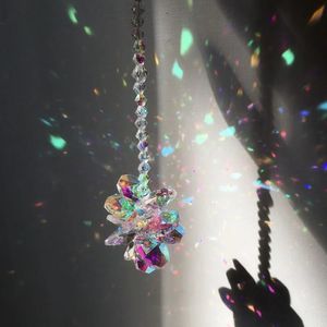 Aurora Borealis Crystal Suncatcher Fenêtre suspendue Feng Shui Guérison Prism Sun Light Catchers Rainbow Maker Home Garden Decor 231227