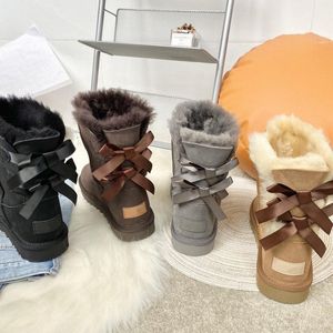 Australië Klassieke warme laarzen Dames Mini Half Snow Button Boot Aus U5854 Winter ug Vol bont Pluizig harig Satijn Enkelboog Australische laarsjes