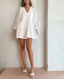 Robe de créateur australien manches lanterne mini robe en lin brodé blanc