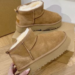 Zapatillas australianas, raquetas de nieve de diseño de lujo, zapatos de suela gruesa con letras de piel de vaca, zapatos cálidos y antideslizantes para exteriores, zapatos de banquete sexy de una línea, zapatos de interior para mujer dulces