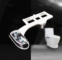 Fusher de toilettes attaché à attachement automatique et eau froide à laver les fesses Buttass avec Spray Nozzelej172663799789