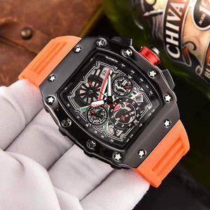 Automatische datum Galvaniseren Multifunctioneel zes-pins lopend tweede horloge Luxe volledig functioneel quartz horloge van topmerk 147