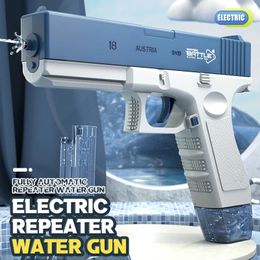 Gun à eau électrique automatique adapté aux enfants Sprinkler pistolet pistolet pistolet rechargeable spray extérieur de piscine extérieure Summer Water Games 240516