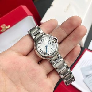 Machines automatiques Mens concepteurs populaires Watches en acier inoxydable Mouvement japonais Quartz Wrists Super Lumineux Femmes Watch 3011