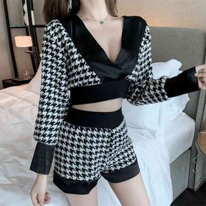 Herfst 2 Stuk Set Vrouwen Sexy V-hals Lange Mouw Korte Croptop + Hoge Taille Plaid Shorts Vrouwelijke kleding Twee outfits 210514