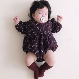 Herfst en winter Baby Vintage Bloemen Bodysuits Meisje Schuren Out Crawling Clothes Baby Girl Fall Clothes 210515