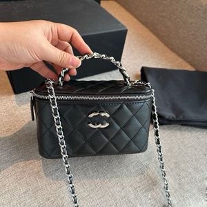 Herfst en winter Zwart Zilver Kleine Handtas voor Dames Nieuwe Lingge Chain Bag Enkele schouder Crossbody Tas Draagbare uitgaande werktas