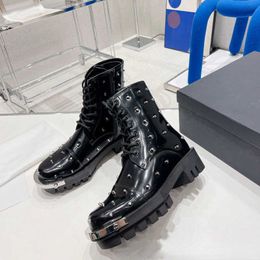 Automne et hiver designer de mode mi-talon anti-dérapant bottes à bout de fer rond Martin bottes 221123