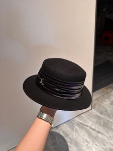Herfst- en winterhoed met platte kop Loewe elegante wollen Hepburn-hoed Fashion Jazz Big Eaves-hoed