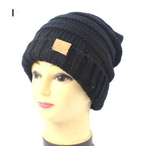 Automne et hiver commerce extérieur nouveaux chapeaux de pull tricotés pour adultes pour hommes et femmes ainsi que des cache-oreilles en velours dames en ligne chapeaux de hip-hop de célébrité