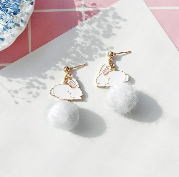 Automne et hiver Japon et Corée du Sud sweet girl coeur ins poussant animal lapin oreille clou cheveux boule boucles d'oreilles sans clip oreille percé