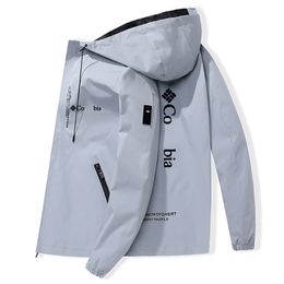 Abrigo de carga de marca de moda para hombre, chaqueta resistente al viento e impermeable, abrigo cálido para acampar y pescar al aire libre, otoño e invierno