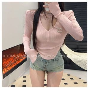 High-Quality Luxury Version of Spring New Brooch Shoulder Pads Early Autumn New Small Fragrance Sweater Top Thin Slim Sexy Short Sweater