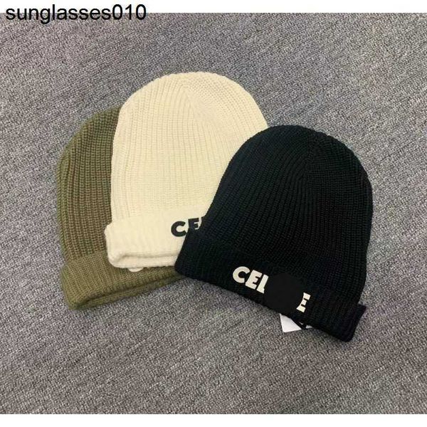 Otoño e invierno New Ce fashion Street super a hat para hombres y mujeres con las mismas pegatinas de tela con letras bordadas en lana de punto sombrero frío