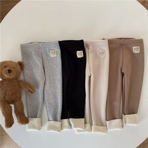 Calzoncillos de felpa de una pieza para niños y niñas, pantalones cálidos con pies elásticos de dibujos animados, otoño e invierno