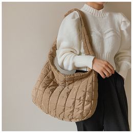 Herfst en winter New Fashion Space Cotton Bag - Diamond Grid Dumpling Bag met grote capaciteit, zachte en stijlvolle Cloud Bag, Street Shot, Magazine Edition