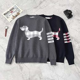 Automne et hiver Nouveau TB Version correcte Modèle de chien Pélaque tissée Pull rond Pull pour hommes et femmes de mode de mode japonais et coréen