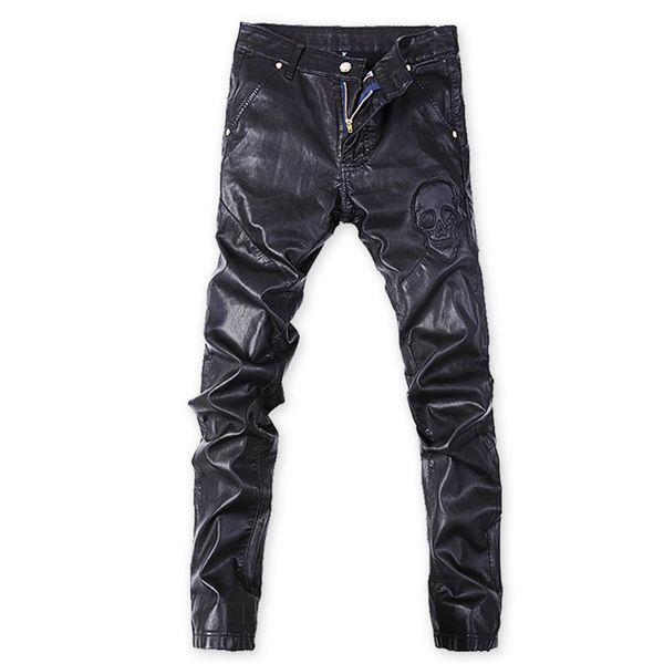 Otoño e invierno, nueva moda, pantalones de cuero con estampado de calavera negra, versión coreana delgada de los pantalones a prueba de viento para pies de motocicleta, hombres 246W