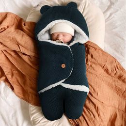 Herfst en Winter Pasgeboren Verdikte Pluche Anti Schrik Baby Kick Knuffel Geduwd Warme Slaapzak Inbakeren