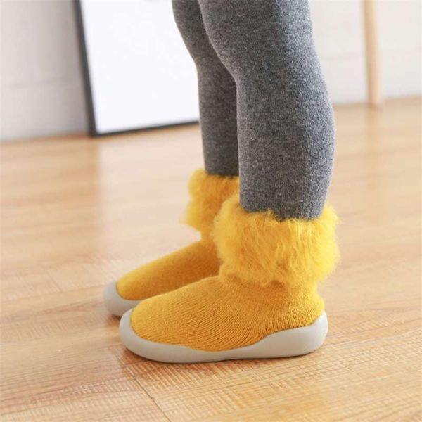 Automne et hiver plus velours épaississement chaussettes de sol pour bébé chaussures antidérapantes pour bébés chaussures en caoutchouc bas chaussures de sol pour bébé 210928