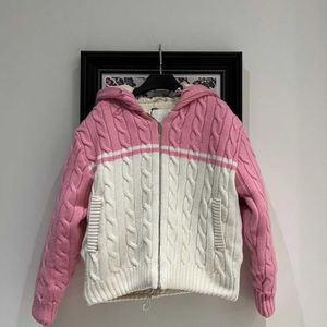Retro preppy jas voor dames in de herfst en winter, twist-weave stijl is zeer stijlvol, roze is zacht, zowel warm als niet modieus.