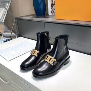 Botas cortas de Otoño e Invierno Botas de cuero Fashion Martin Boots Diseñador de moda Botas de oficina adecuadas