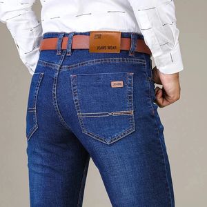 Automne Classic Mens ajusté Jeans Stretch Business Coton Cotton Denim Pantalon Ligne droite mâle Black Blue Pantonrs 240430