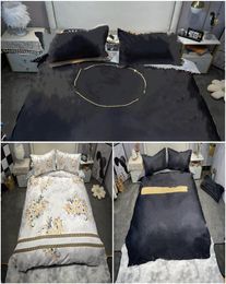 Conjuntos de edredones de cama de diseño de otoño Juego de lámina de lápidas Tencel Conjuntos de edredones 4pcs HT176118999439