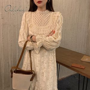 Automne Femmes élégantes Maxi Sirène Manches Blanc Dentelle Crochet Vintage Longue Robe De Soirée En Velours Noir 210415