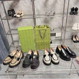 Automne Horsebit Loafer Chaussures de toile Net Célébrité avec une petite plate-forme de chaussures en cuir en cuir